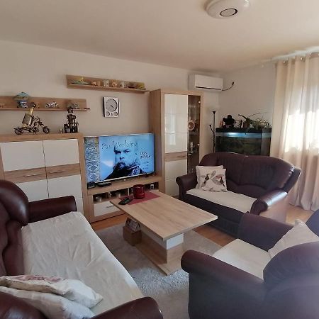 Airport Apartment Surcin Exterior photo